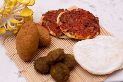 Empanadas árabes en versión vegetariana: kepes de portobellos y lajmayín de gírgolas.