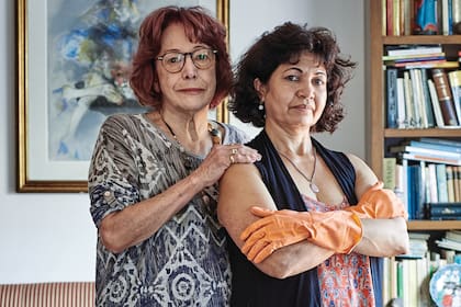 Empleadas y empleadoras hablan de vínculos, tareas y particularidades actuales de un trabajo diferente a cualquier otro, en el que el respeto es (o debería ser) el punto de partida