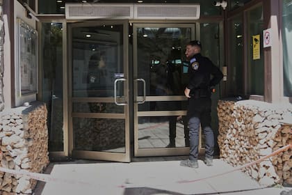 Empleado palestino apuñala a dos huéspedes en un hotel cerca de Jerusalén