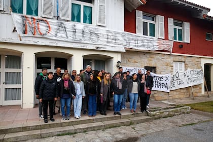Empleados de Chapadmalal realizaron una asamblea a cielo abierto para expresar su preocupación por los posibles despidos