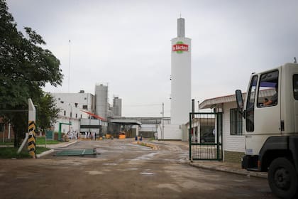 Empleados de la empresa La Lácteo, con medidas de fuerza en la planta de Córdoba capital