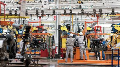 Empleados de la planta de ensamblaje de Ford en Cuautitlán Izcalli, en México,