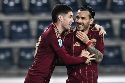 EMPOLI, ITALY - MARCH 09: Matias Soule' of Roma celebrates his goal during the Serie A match between Empoli and Roma at Stadio Carlo Castellani on March 09, 2025 in Empoli, Italy. (Photo by Image Photo Agency/Getty Images)