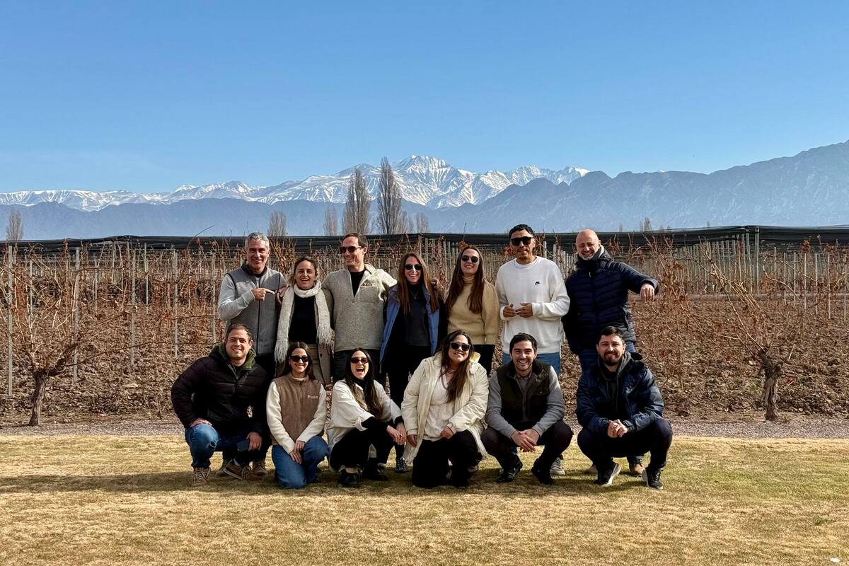 Emprendedores argentinos levantaron US$12 millones para hacer una startup que enseñe a la gente a usar IA en su trabajo
