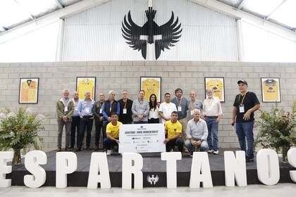 Empresarios y diplomáticos apoyaron la iniciativa de la Fundación Espartanos