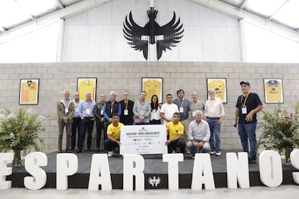 Empresarios y diplomáticos apoyaron la iniciativa de la Fundación Espartanos