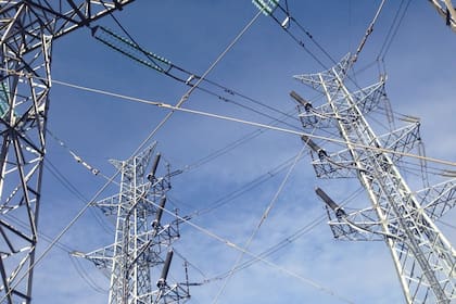 Empresas, distribuidoras y grandes usuarios tendrán la opción de elegir libremente a sus proveedores de electricidad