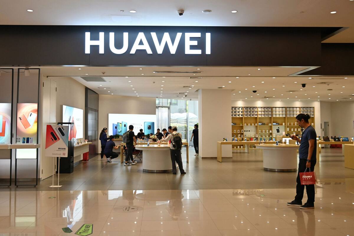 Empresas japonesas y británicas suspendieron sus planes de vender los nuevos teléfonos de la empresa china, tras el veto de Trump