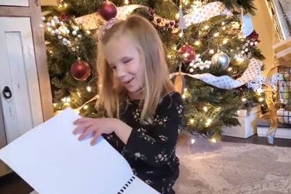 Emrie, que vive en Kansas, conocía la saga del pequeño mago porque su padre se la leía por las noches, pero su ilusión era poder leer la historia ella misma