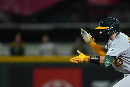 En 10 innings, Atléticos superan 2-1 a Marineros, que se rezagan a 3 juegos en su división