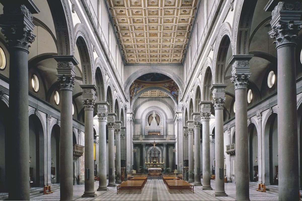 En 1530, Miguel Ángel tuvo que esconderse en un espacio subterráneo dentro de la Basílica de San Lorenzo (en foto)