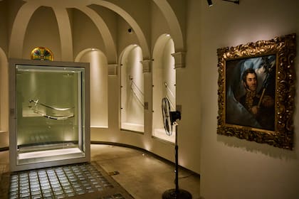 En 1812 San Martin llegó al Río de la Plata portando este sable corvo de caballería que compró en Londres