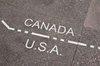 En 1842, un nuevo tratado entre EE.UU. y Reino Unido definió claramente la frontera con Canadá