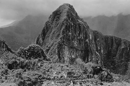 En 1911 tomaron esta foto a un actual monumento milenario que durante siglos permaneció bajo la vegetación