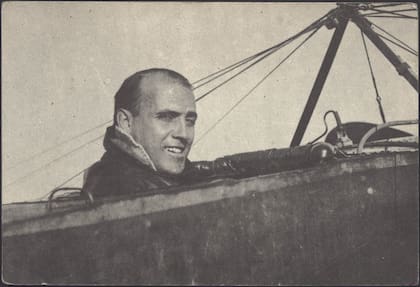 En 1914, Newbery quería ser el primero en atravesar la Cordillera de los Andes. Fue un pionero de la aviación argentina.