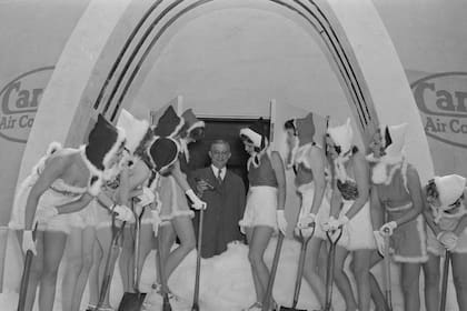 En 1935, en la feria mundial de Saint Louis Carrier presenó un iglú con su marca, donde exhibía todas las bondades de sus sistemas de refrigeración