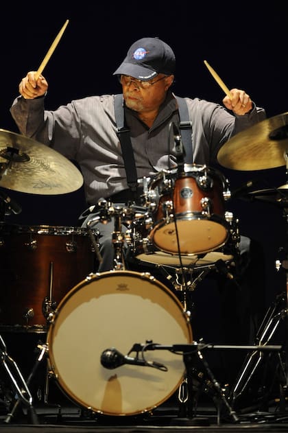 En 1959, además de participar de la creación de Kind of Blue, Jimmy Cobb grabó en el genial disco Giant Steps, de John Coltrane