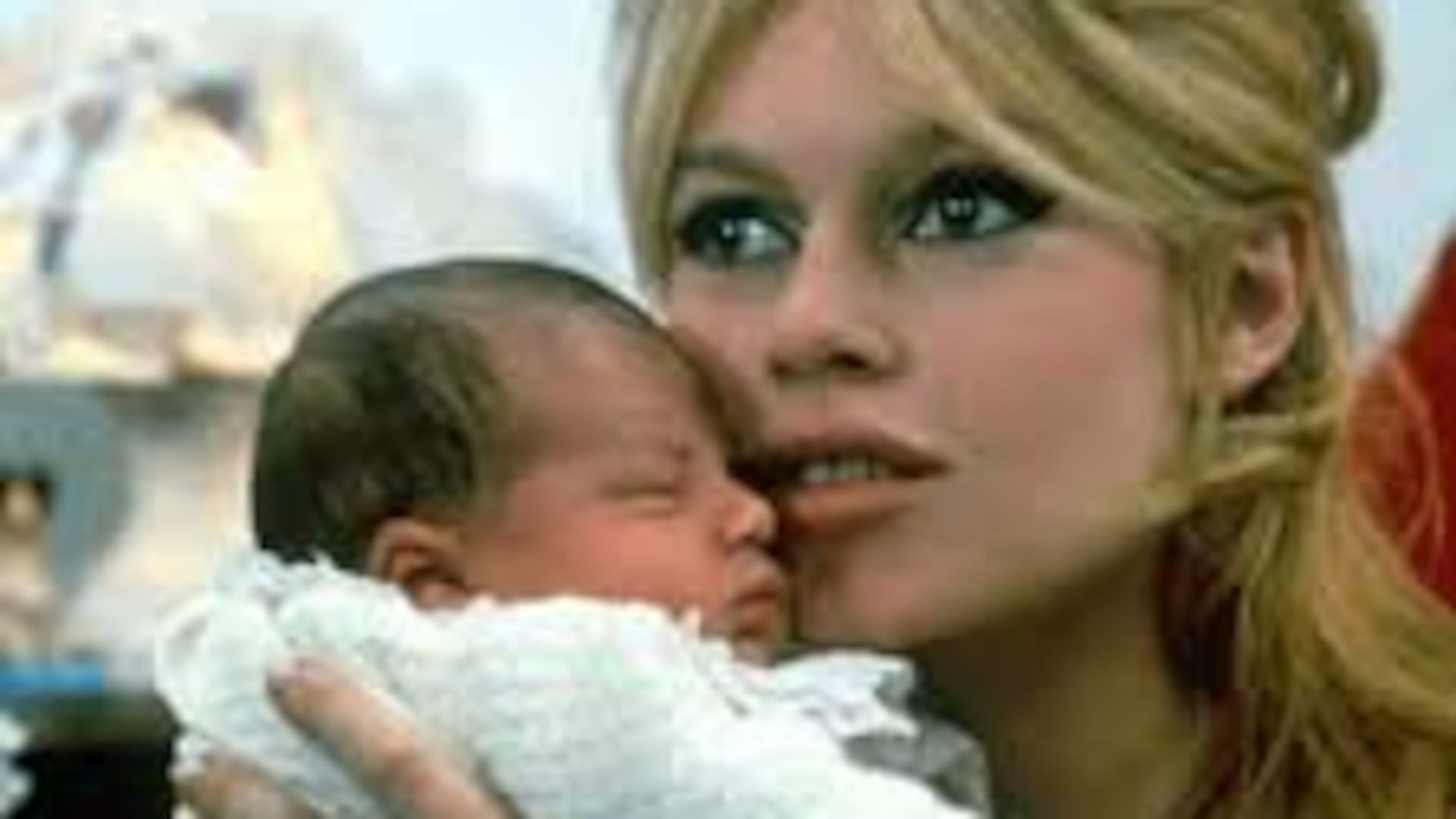 En 1960 Brigitte Bardot dio a luz a su hijo, Nicolas, fruto del matrimonio con el actor Jacques Charrier