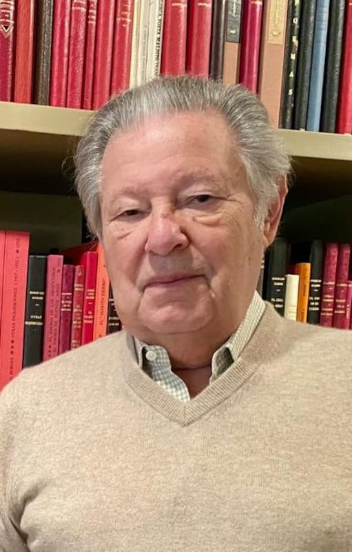 En 1960, Tito Lowenstein visitó una fabrica de hamburguesas en Estados Unidos. Seis meses después fundó Paty. A mediados de los 70, en Bariloche, frente a una fila interminable de esquiadores que esperaban por subir a una telesilla, comprendió que había un mercado insatisfecho. En 1983 inauguró Las Leñas.