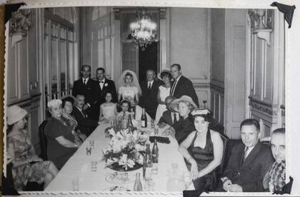En 1961, celebraron su fiesta de bodas, Olga Zafaroni y Enrique Guffanti, en la Confitería Del Molino