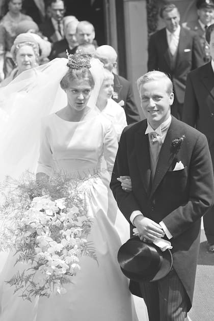 En 1961, la princesa Birgitta se casó con Johann Georg of Hohenzollern-Sigmaringen. Tres años después, Désirée reutilizó ese mismo vestido de bodas