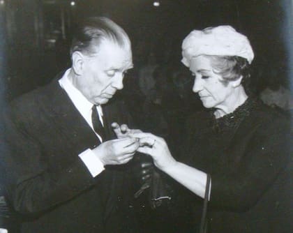 En 1969 Borges empezó a considerar la separación de Elsa, de una relación que lo hacía infeliz