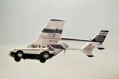 En 1971, dos ingenieros aeronáuticos idearon el AVE Mizar o Ford Pinto Volador, una idea que parecía brillante pero terminó en tragedia
