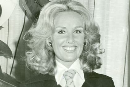 En 1972, Mirtha Legrand minutos antes de empezar su programa. La diva ha logrado un récord de permanencia en el aire único en el mundo