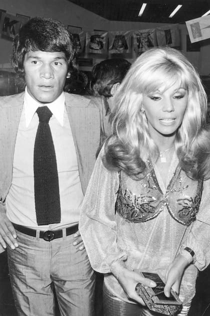 En 1974 filmó La Mary, donde conoció a Carlos Monzón, su coprotagonista. Vivieron un romance apasionado y explosivo.
