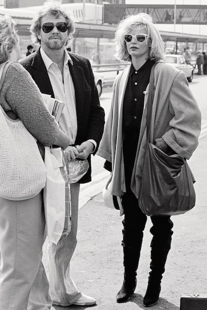 En 1980, cuando su carrera comenzaba a despegar, Kim se casó con el maquillador de cine Ron Snyder-Britton, a quien había conocido durante el rodaje de "Hard Country"