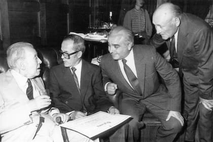 En 1984, Borges recibió en Lisboa el diploma de ciudadano honorario de Torre de Moncorvo