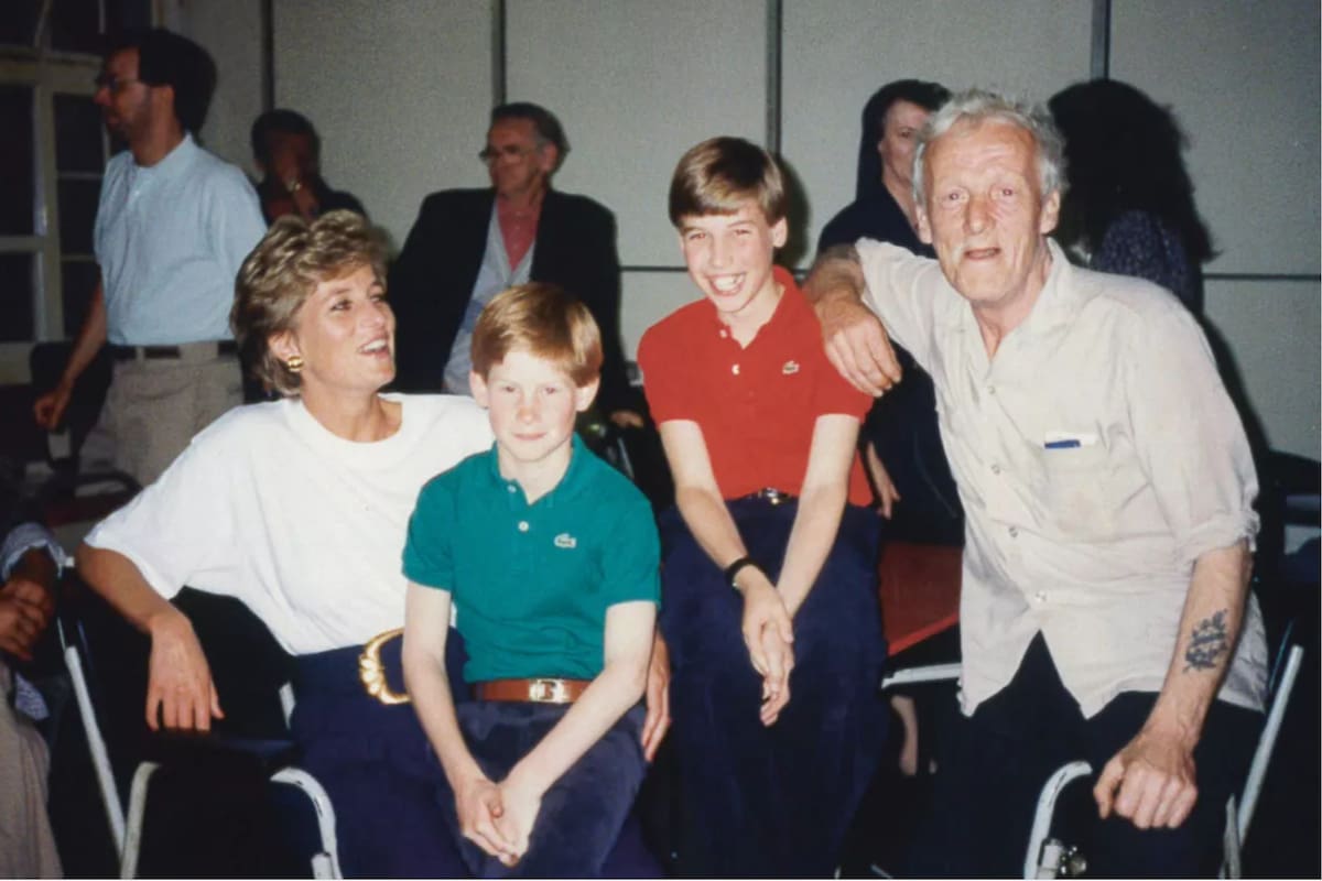 En 1993, Diana visitó una de las fundaciones que patrocinaba junto a sus hijos, William y Harry (Crédito: The Passage)