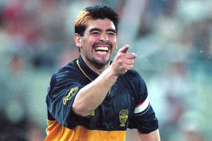 En 1995, Diego Armando Maradona volvió a jugar en Boca después de su sanción por el doping