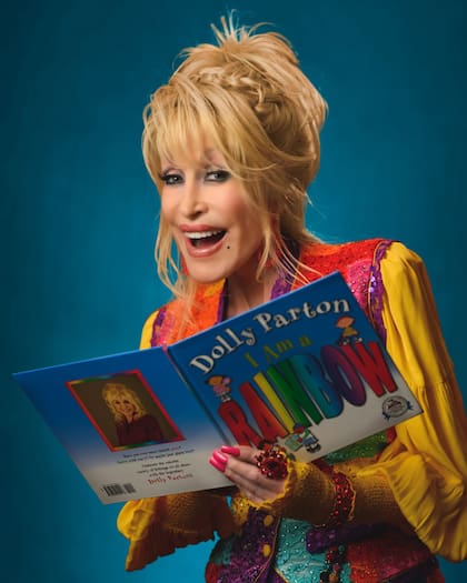En 1995 Dolly Parton creó Imagination Library un proyecto para que niños de 0 a 5 años recibieran un libro gratis todos los meses (Foto: Instagram @
imaginationlibrary)