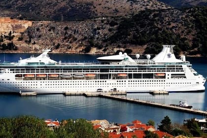 En 1998 el crucero Rhapsody of the Seas de la línea Royal Caribbean recién cumplía un año. Los Bradley venían de visitar Aruba e iban camino a Curacao en unas vacaciones soñadas. Su hija, Amy Lynn de 23 años, desapareció mientras el barco seguía en aguas abiertas.
