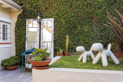 En 2005, la firma italiana Magis le encargó a Eero Aarnio una pieza infantil, utilitaria, lúdica y decorativa. ‘Puppy’ fue más que un éxito: se convirtió en ícono del diseño.