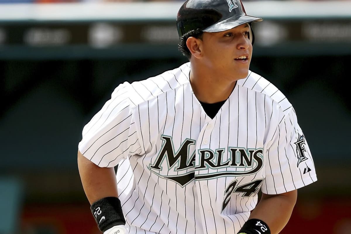 En 2006, el venezolano conectó un hit durante una base intencional y selló la victoria de su equipo con una jugada fuera de toda lógica tradicional