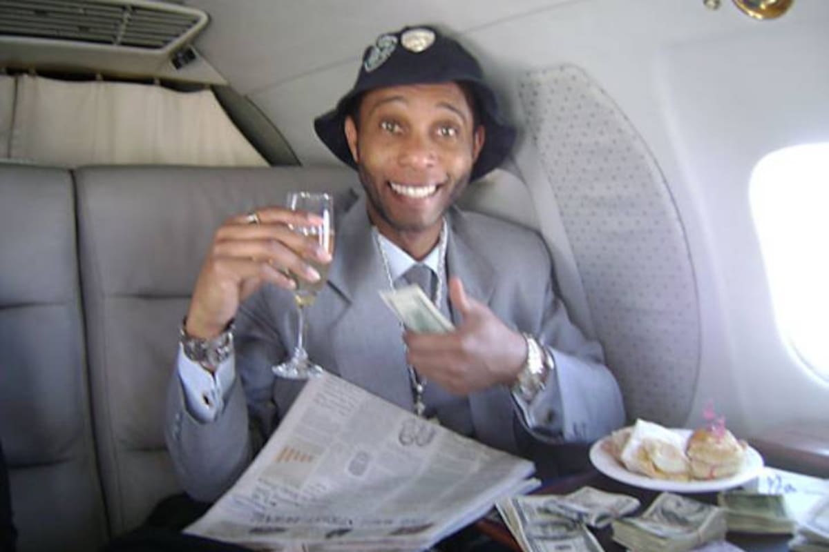 En 2007, Patrick Higgins anunció la creación de un Disney World en 132 hectáreas, supuestamente de su propiedad, ubicadas en la ciudad de San Pedro