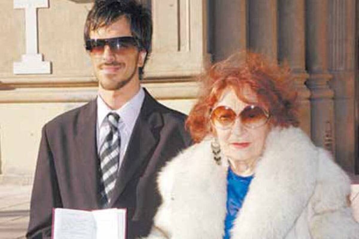 En 2007, Reinaldo Wabeke saltó a la fama mediática por casarse con Adelfa, una mujer 58 años mayor que él