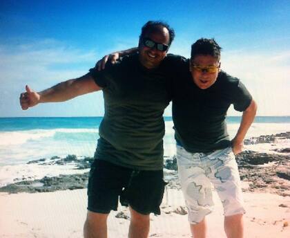En 2008. Alejandro y Lucio cuando recorrieron Cozumel en scooter y pararon en cada bar de la isla para probar el especial de la casa.
