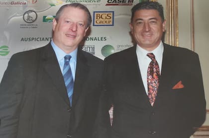 En 2008, junto a Al Gore, exvicepresidente de Estados Unidos, en el 1º Congreso de Biocombustibles que organizó su compañía en la Argentina
