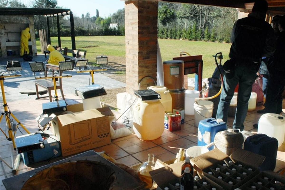 En 2008, Pozas Iturbe fue detenido por el caso de una cocina de droga en Ingeniero Maschwitz