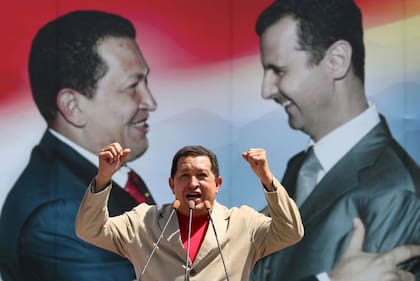En 2009, durante su visita a Siria, Chávez alabó a Hafez al Asad y al líder egipcio Gamal Abdel Nasser, promotor del panarabismo.