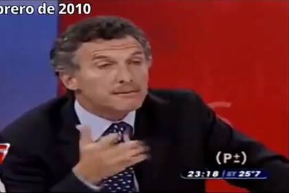 En 2010, el expresidente Mauricio Macri defendía el uso de las pistolas Taser por no ser letales.