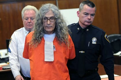 En 2010 fue sentenciado a muerte por cinco homicidios en California ocurridos entre 1977 y 1979, incluido el de una niña de 12 años