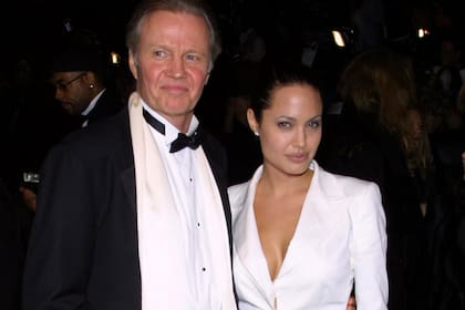 Jon Voight y Angelina Jolie mantienen una relación llena de altibajos