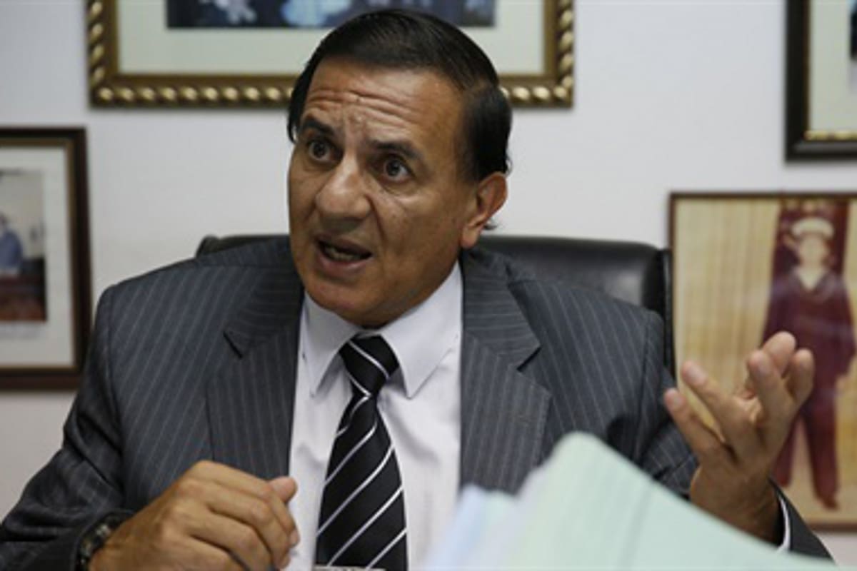 En 2012 envió a la Aduana de Orán un oficio con los nombres de dos empleados suyos; los habilitaba a llevar la droga en sus autos