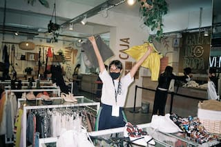 Convirtieron la venta de ropa usada en un negocio millonario y sustentable