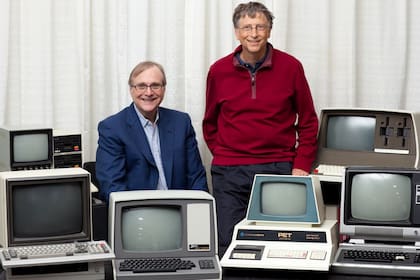 En 2013, Allen y Gates repitieron la icónica foto de los inicios de Microsoft