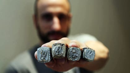 San Antonio Spurs logró cuatro de sus cinco anillos con Emanuel Ginóbili